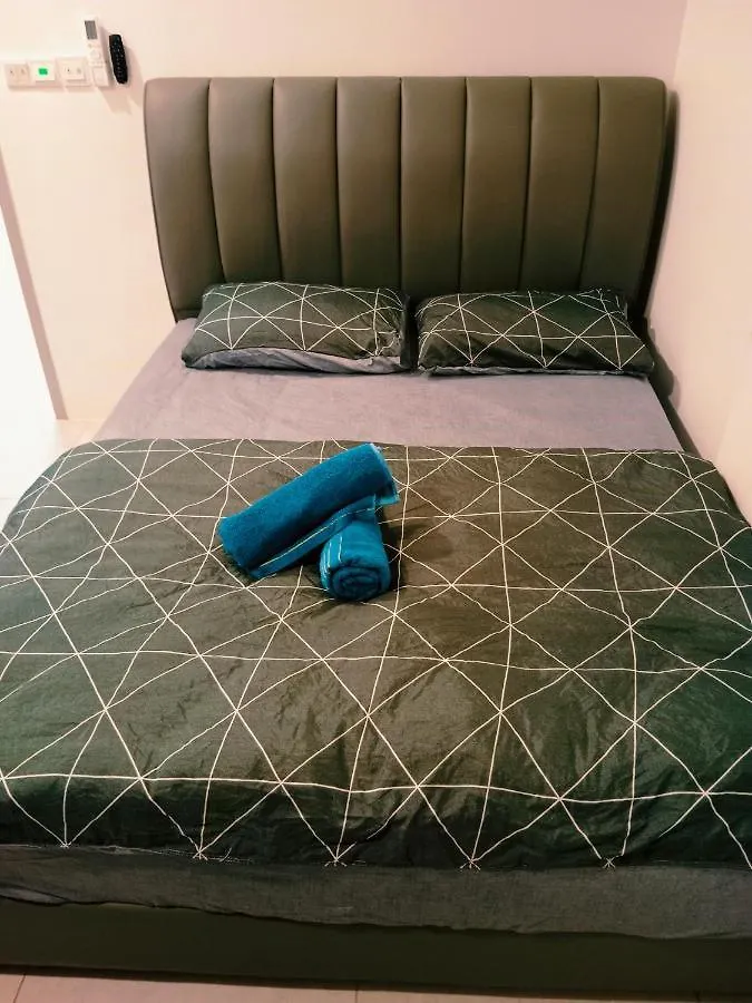 Homestay Preferred30 3R2B 7Pax Meritus Perai